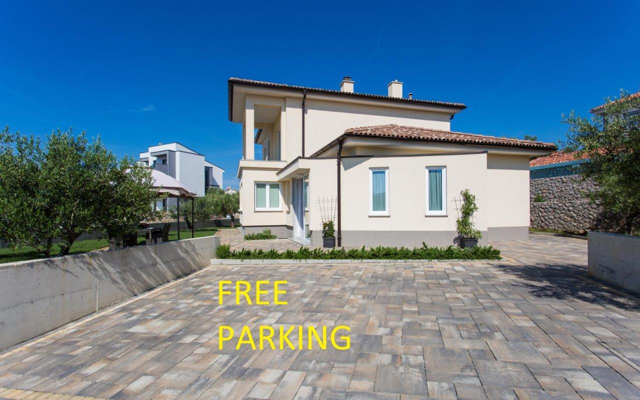 Studio Apartment Lucija Krk Town Kültér fotó